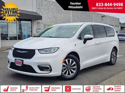 Used 2023 Chrysler Pacifica Touring-L