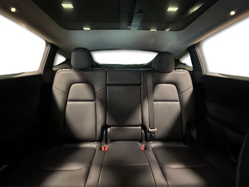 Used 2024 Tesla Model Y Long Range RWD image 42