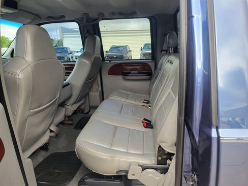 Used 2005 Ford F250 Lariat image 11