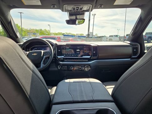 Certified 2025 Chevrolet Silverado 2500 High Country w/ High Country Premium Package AWD/4WD image 15