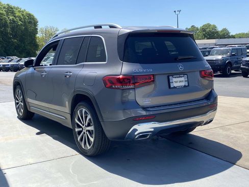 Used 2022 Mercedes-Benz GLB 250 4MATIC image 6