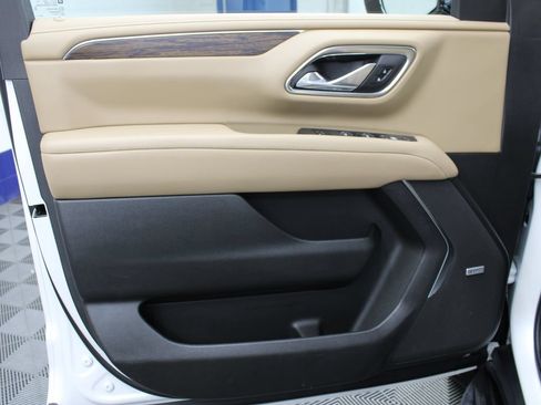 Used 2024 Chevrolet Suburban Premier AWD/4WD image 74
