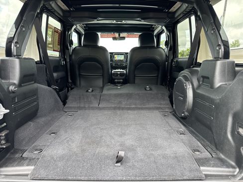 Used 2020 Jeep Wrangler Unlimited Sahara AWD/4WD image 34