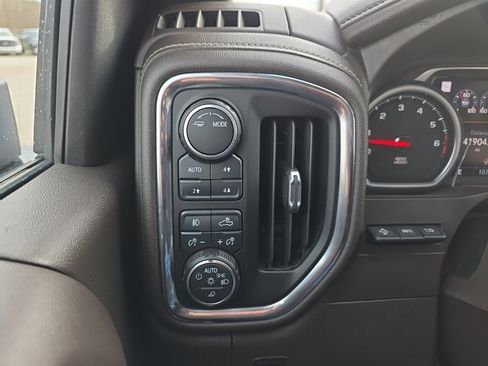 Used 2021 Chevrolet Silverado 2500 LTZ w/ LTZ Premium Package image 29