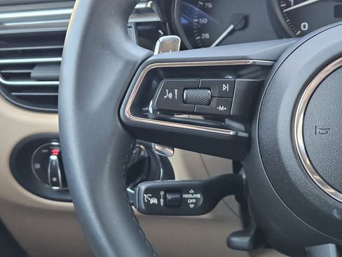 Certified 2025 Porsche Macan image 26