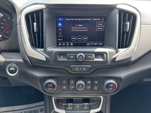Used 2024 GMC Terrain SLE w/ Driver Convenience Package FWD image 18