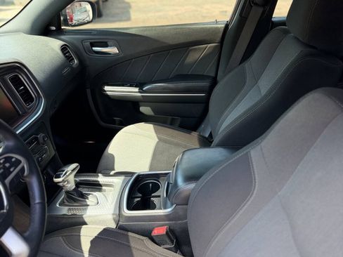 Used 2015 Dodge Charger SXT RWD image 17