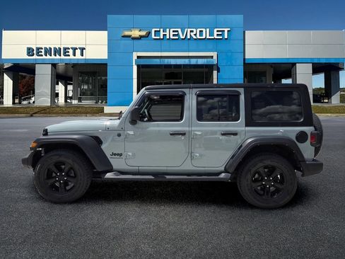Used 2023 Jeep Wrangler Unlimited Sport AWD/4WD image 4