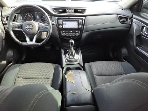 Used 2017 Nissan Rogue SV w/ SV Premium Package image 9