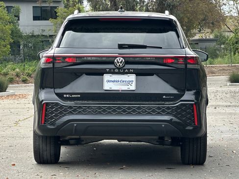 Used 2026 Volkswagen Tiguan SEL R-Line image 6