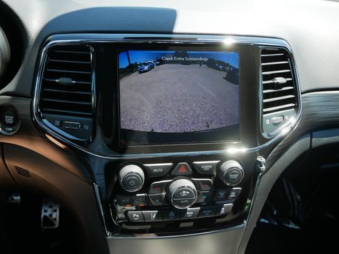 Used 2022 Jeep Grand Cherokee Laredo X AWD/4WD image 30