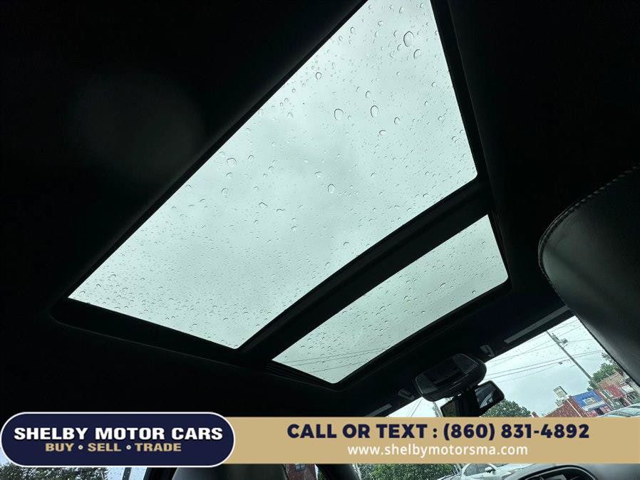 Used 2014 Chrysler 300 C AWD/4WD image 18