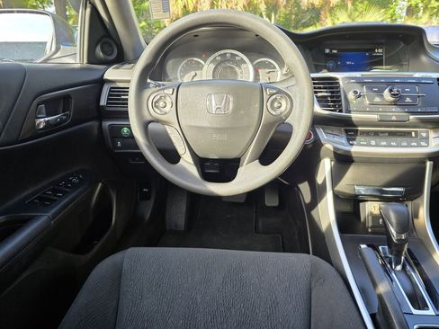 Used 2014 Honda Accord EX image 12