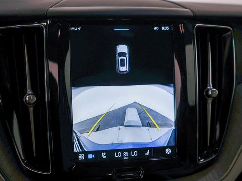 Used 2024 Volvo XC60 B5 Plus image 27