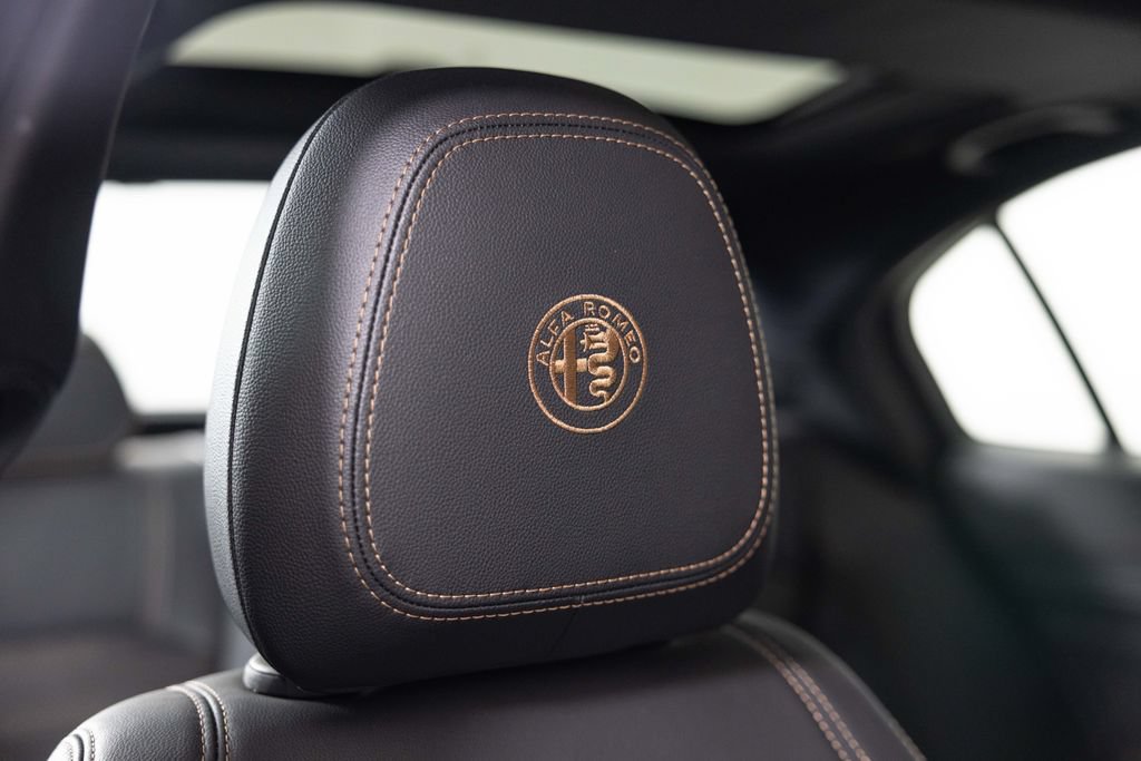 Used 2025 Alfa Romeo Giulia AWD w/ Driving Assist Package image 46