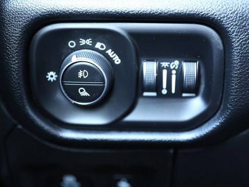 Used 2022 RAM 1500 Laramie image 36