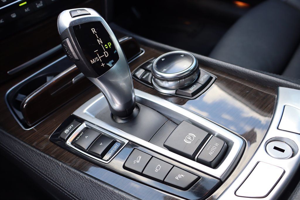 Used 2015 BMW 740Ld xDrive AWD/4WD image 31