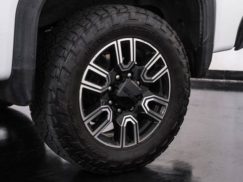 Used 2020 GMC Sierra 2500 AT4 w/ AT4 Premium Package AWD/4WD image 56