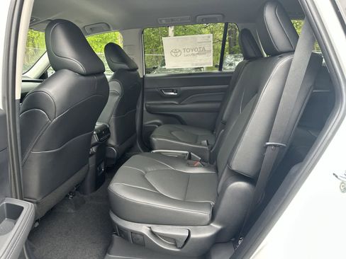 New 2026 Toyota Grand Highlander AWD image 23