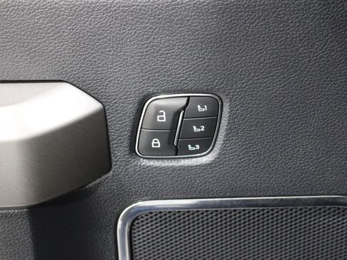 Used 2022 Ford F350 Platinum AWD/4WD image 8