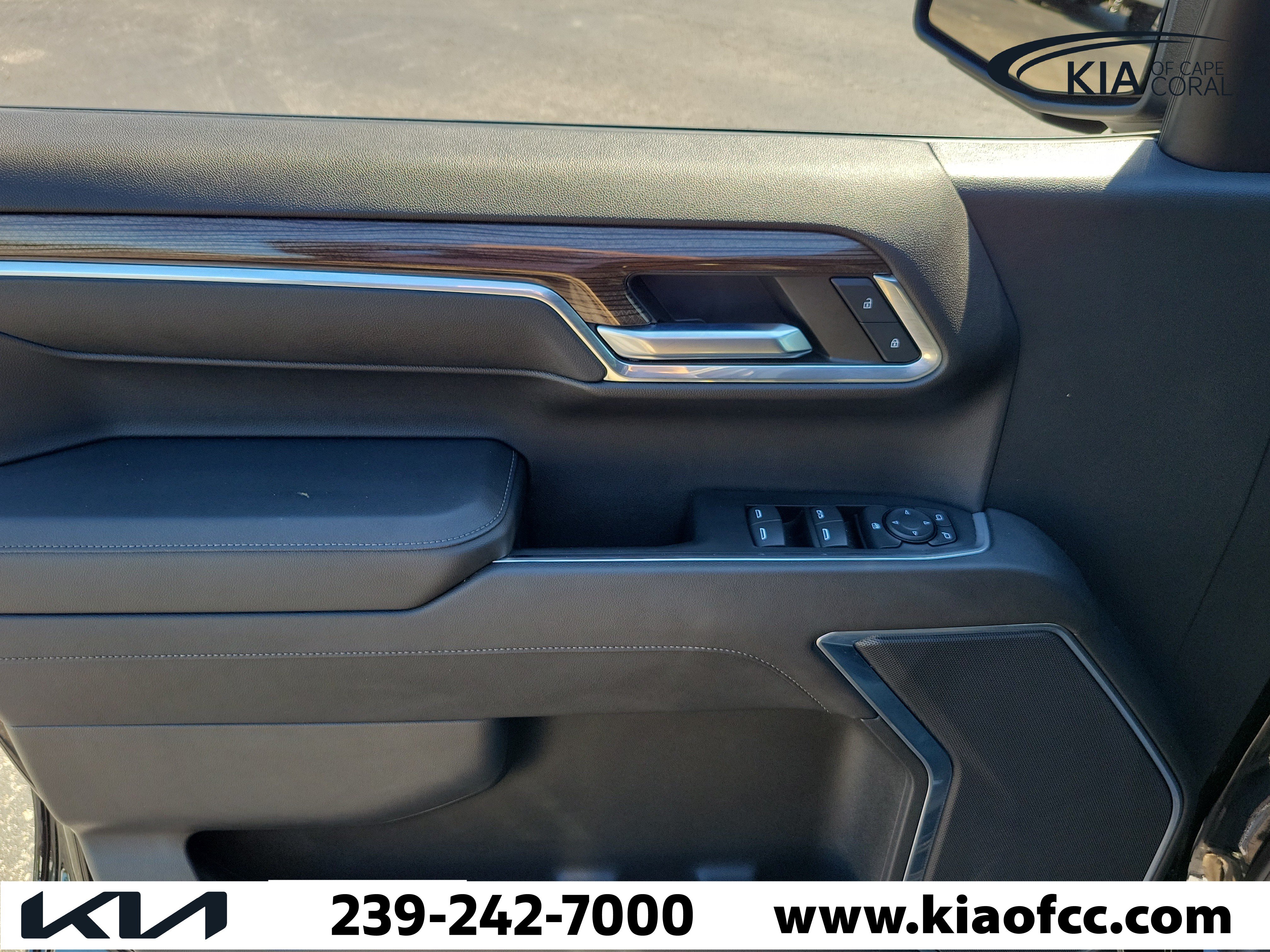 Used 2023 Chevrolet Silverado 1500 LT w/ Safety Package AWD/4WD image 21