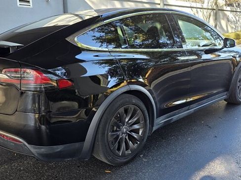 Used 2018 Tesla Model X 100D image 5