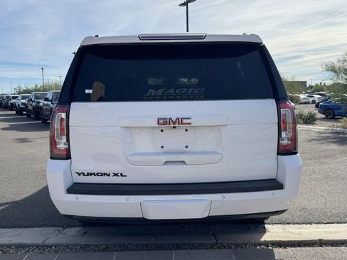 Used 2019 GMC Yukon XL SLT image 4