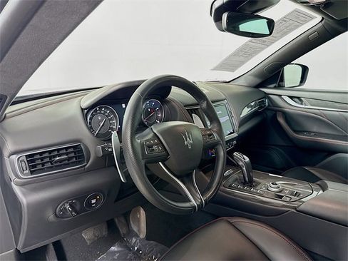 Used 2023 Maserati Levante GT image 9