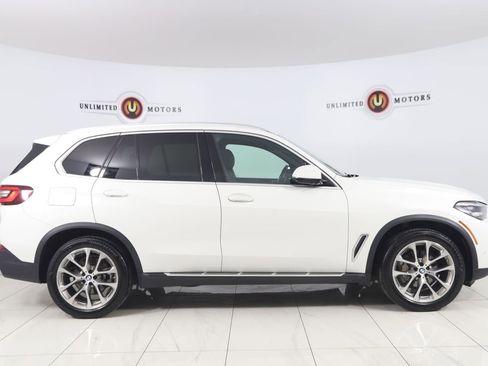 Used 2022 BMW X5 xDrive40i w/ Premium Package AWD/4WD image 2