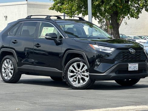 Used 2023 Toyota RAV4 XLE Premium FWD image 2
