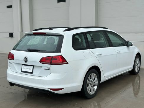 Used 2017 Volkswagen Golf S image 5