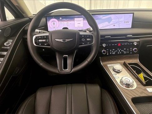 Used 2025 Genesis G80 2.5T Advanced image 5