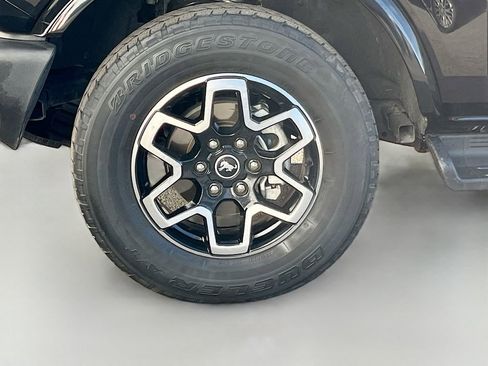 Used 2025 Ford Bronco Outer Banks AWD/4WD image 32