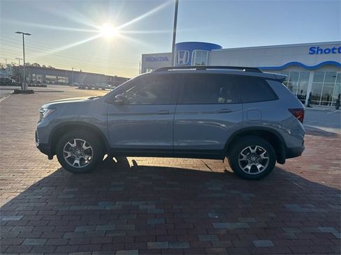 Used 2023 Honda Passport TrailSport image 5