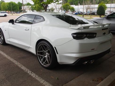 Used 2023 Chevrolet Camaro SS RWD image 5