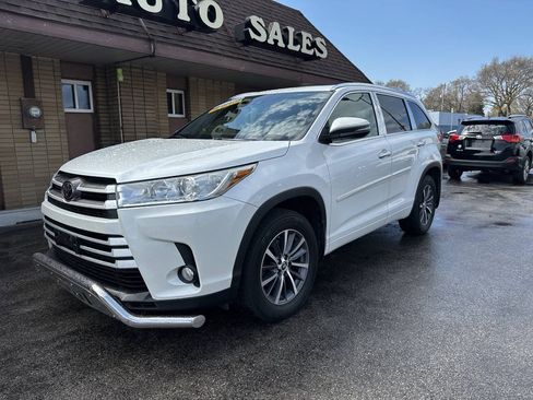 Used 2018 Toyota Highlander XLE w/ Protection Package #3 AWD/4WD image 3