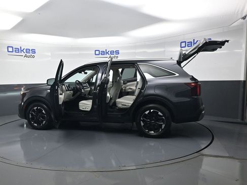 Certified 2025 Kia Sorento S w/ Panoramic Sunroof Package FWD image 58