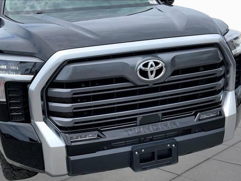Used 2023 Toyota Tundra Limited AWD/4WD image 29