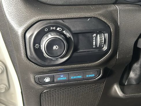 Used 2023 Jeep Wrangler Unlimited Sahara w/ Cold Weather Group AWD/4WD image 21