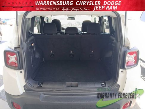 Used 2023 Jeep Renegade Latitude AWD/4WD image 29
