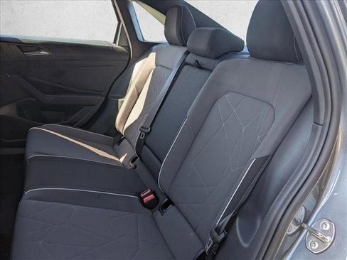 Used 2025 Volkswagen Jetta Sport image 17