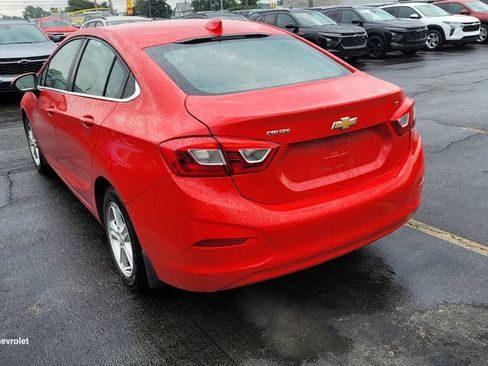 Used 2017 Chevrolet Cruze LT w/ Convenience Package FWD image 4