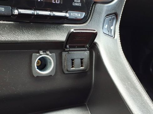 Used 2018 Chevrolet Suburban LT AWD/4WD image 19