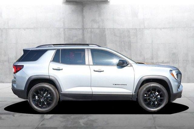 Used 2026 GMC Terrain Elevation w/ Elevation Premium Package FWD image 5