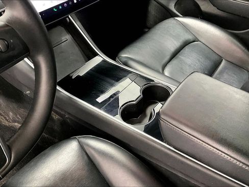 Used 2019 Tesla Model 3 Long Range image 16