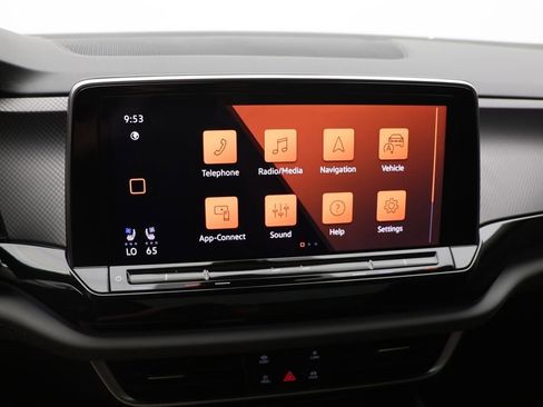 Used 2024 Volkswagen Atlas Peak Edition SE image 24