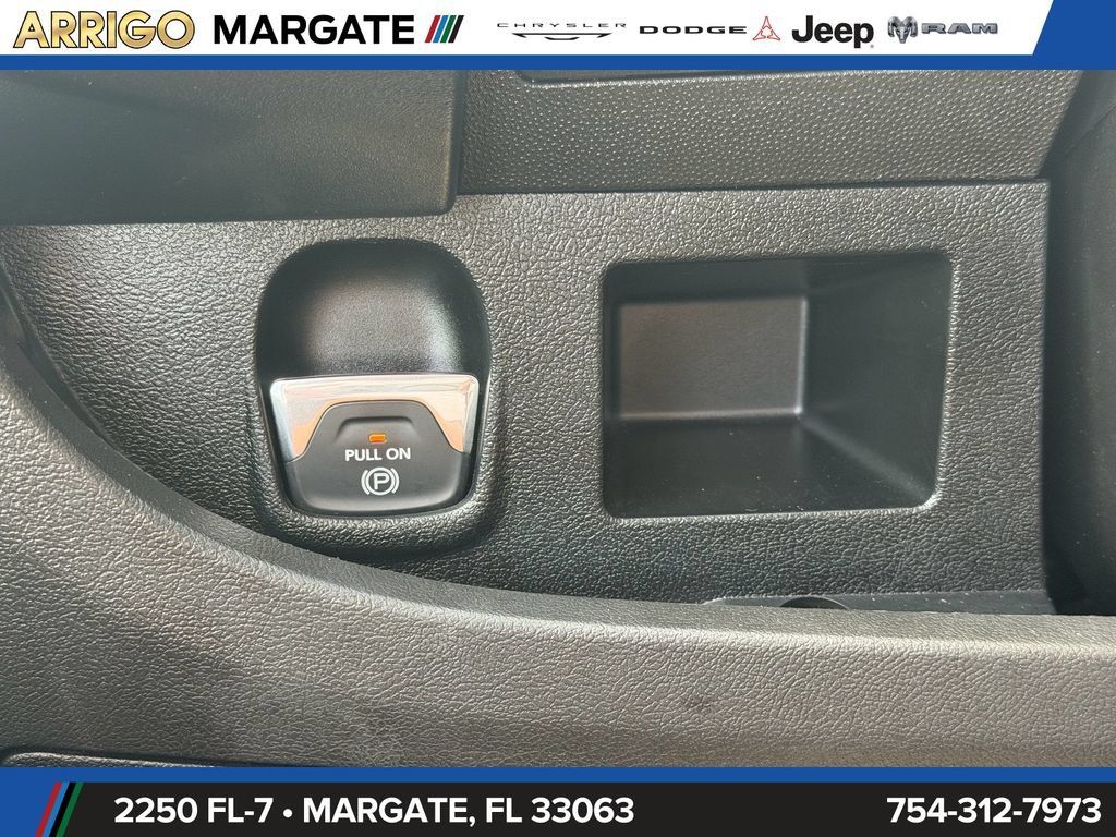 Used 2025 RAM ProMaster 2500 w/ U-Haul Equipment Group FWD image 35