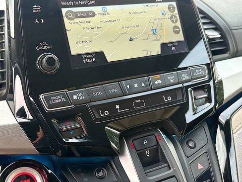 Used 2023 Honda Odyssey Touring image 16