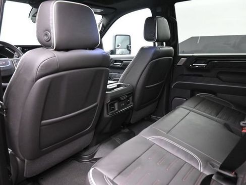 Used 2025 GMC Sierra 2500 AT4X AWD/4WD image 11