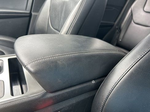 Used 2022 Ford Edge Titanium image 30